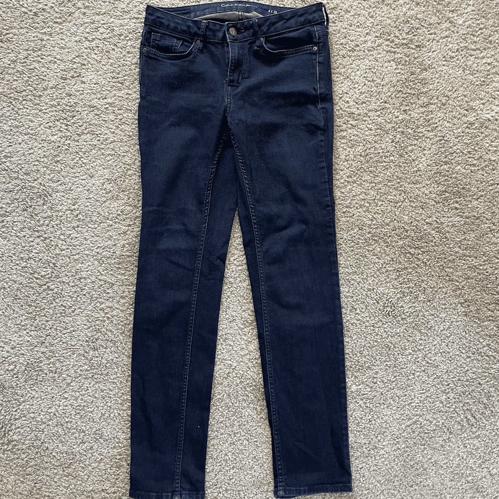 Calvin Klein Pants & Jeans Ultimate Skinny Stretch Size 4 x 30 Dark Wash